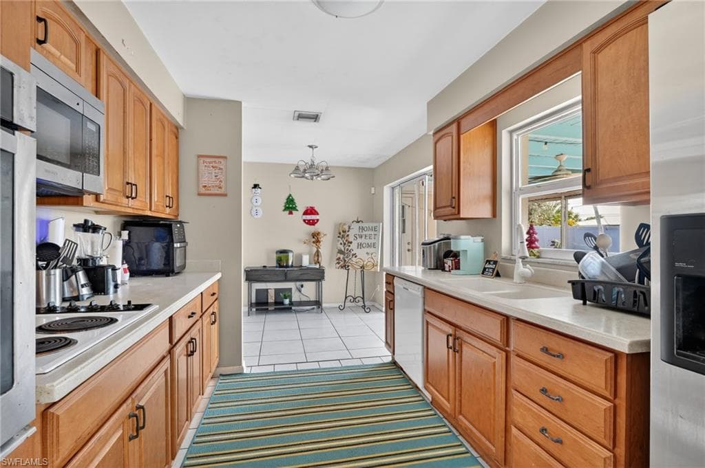 1718 SE 29th LN, CAPE CORAL FL 33904-12