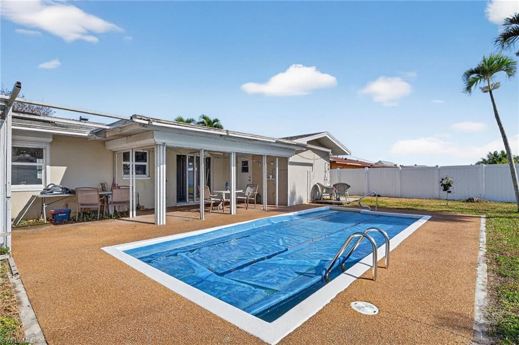 1718 SE 29th LN, CAPE CORAL FL 33904-25