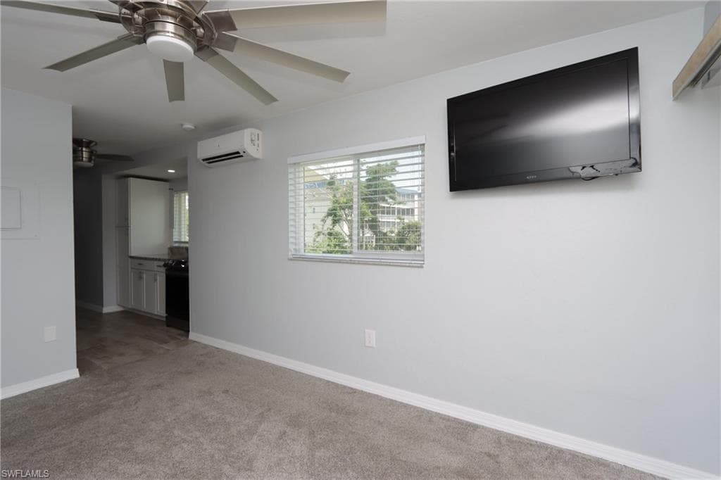 8109 Country RD # 201, FORT MYERS FL 33919-5