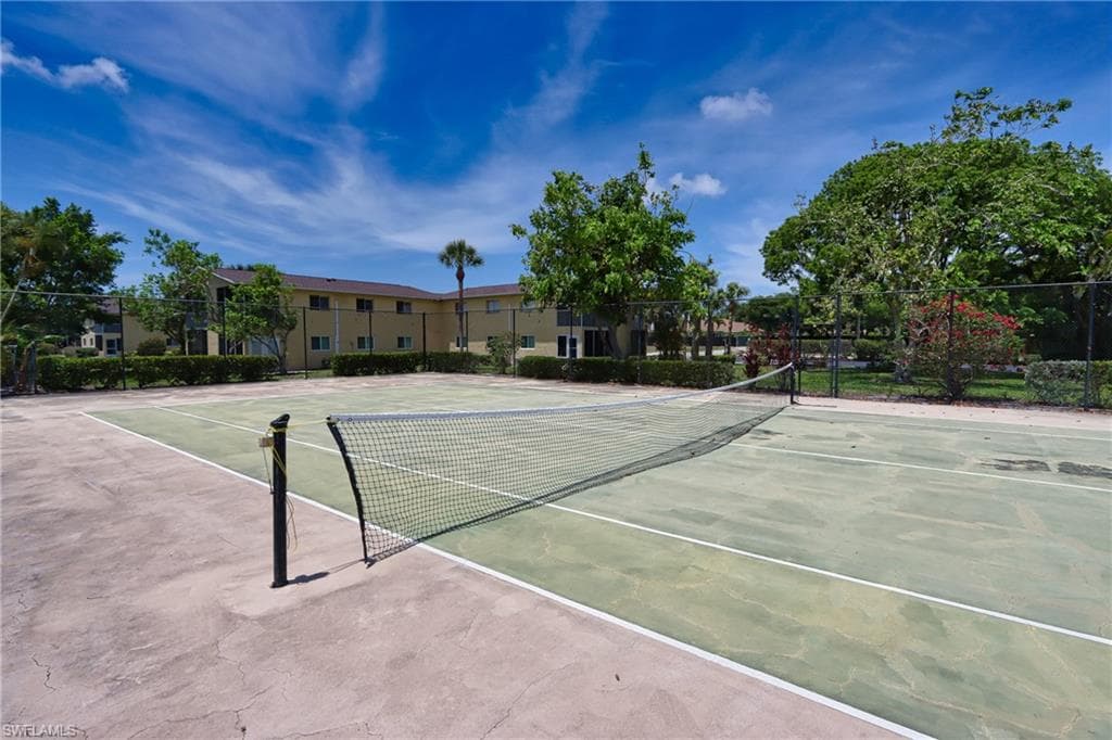 8109 Country RD # 201, FORT MYERS FL 33919-16