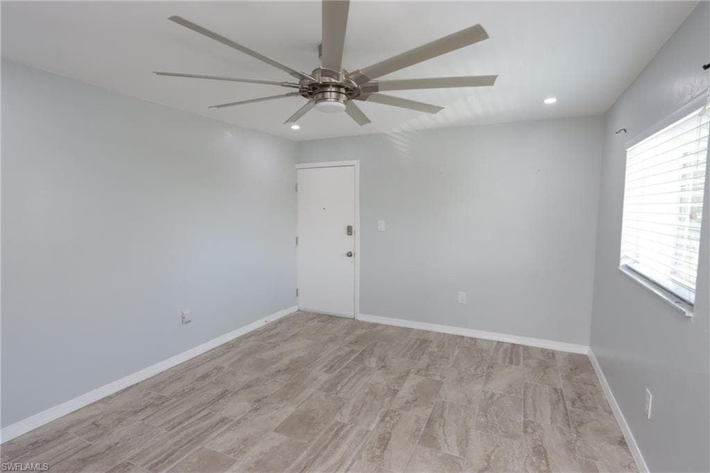 8109 Country RD # 201, FORT MYERS FL 33919-2