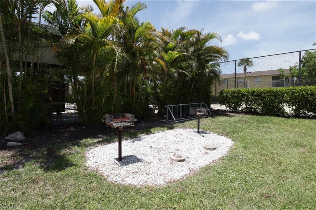 8109 Country RD # 201, FORT MYERS FL 33919-14