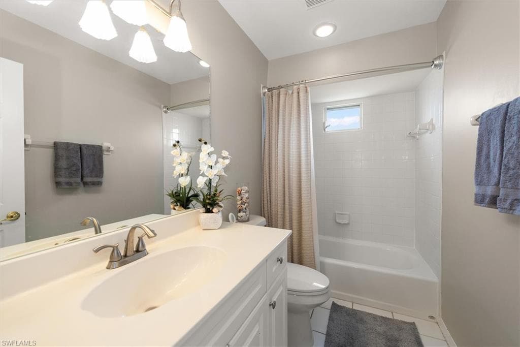 24900 Fairwinds LN, BONITA SPRINGS FL 34135-22