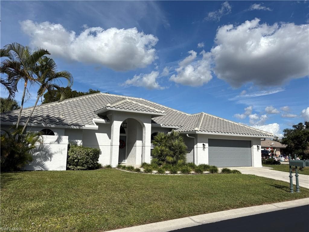 24900 Fairwinds LN, BONITA SPRINGS FL 34135-1