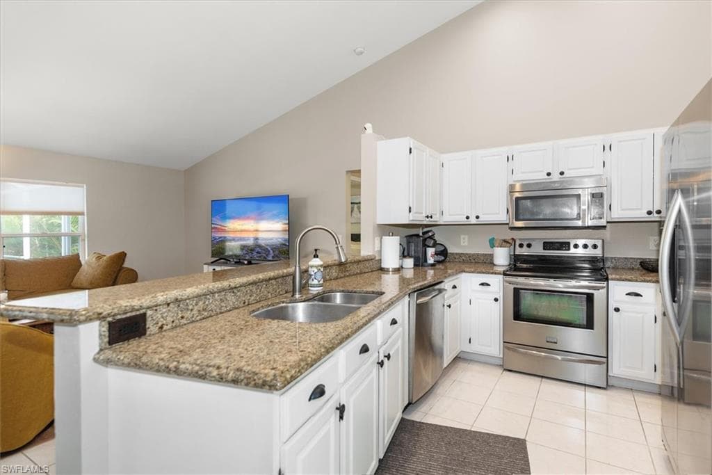 24900 Fairwinds LN, BONITA SPRINGS FL 34135-8