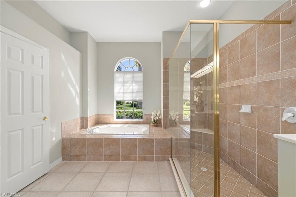 23180 Whispering Ridge DR, ESTERO FL 34135-24