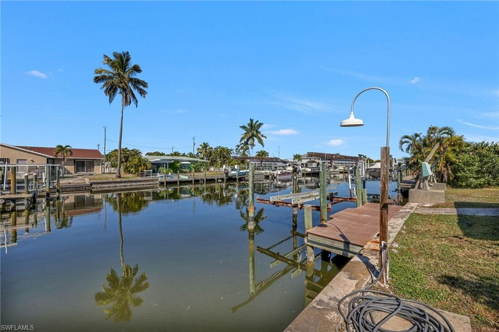 2822 Bruce ST, MATLACHA FL 33993-5