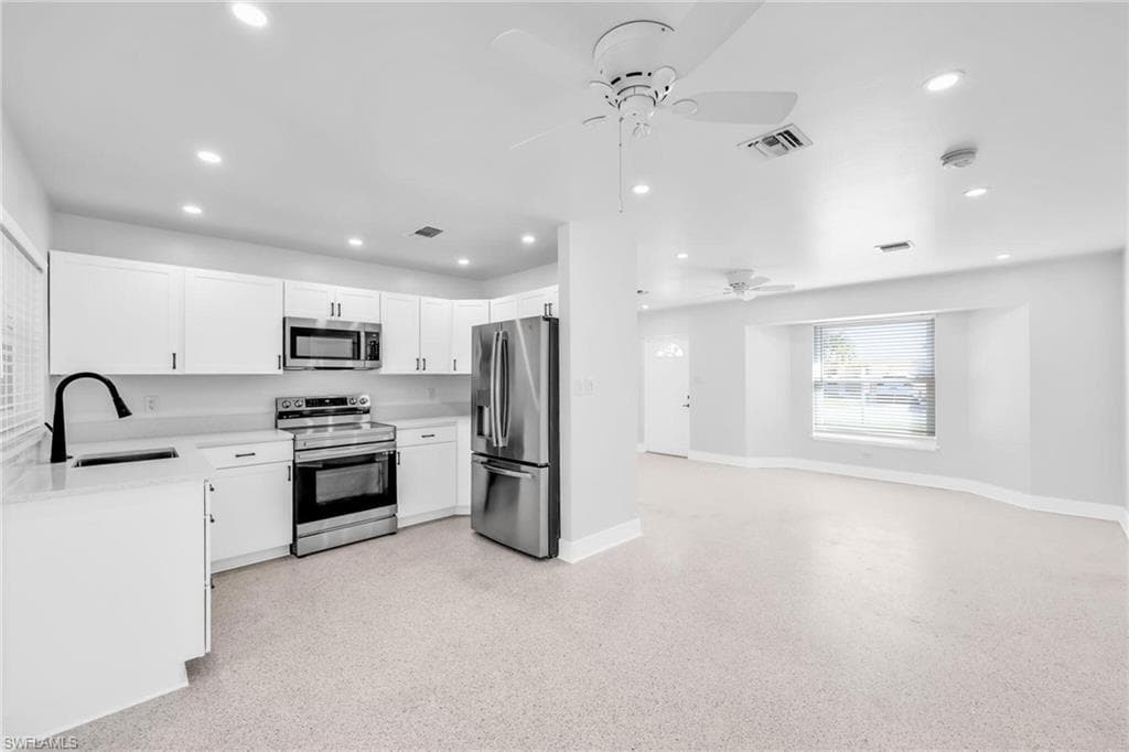 2822 Bruce ST, MATLACHA FL 33993-12