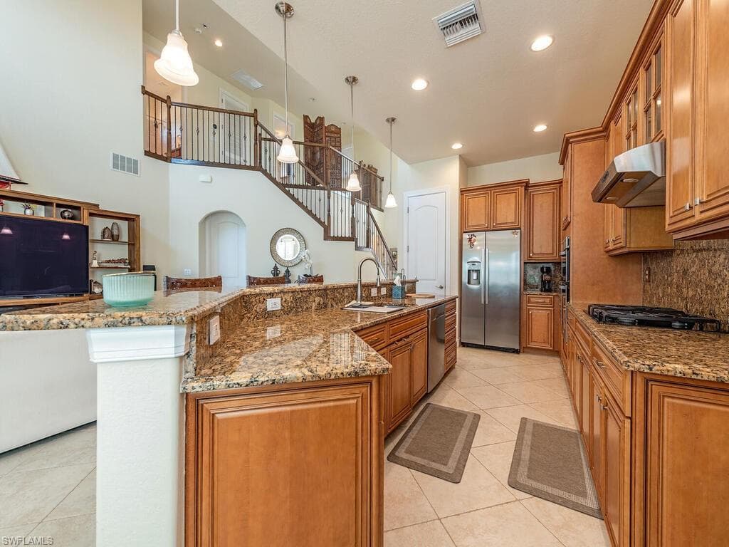 7810 Martino CIR, NAPLES FL 34112-9