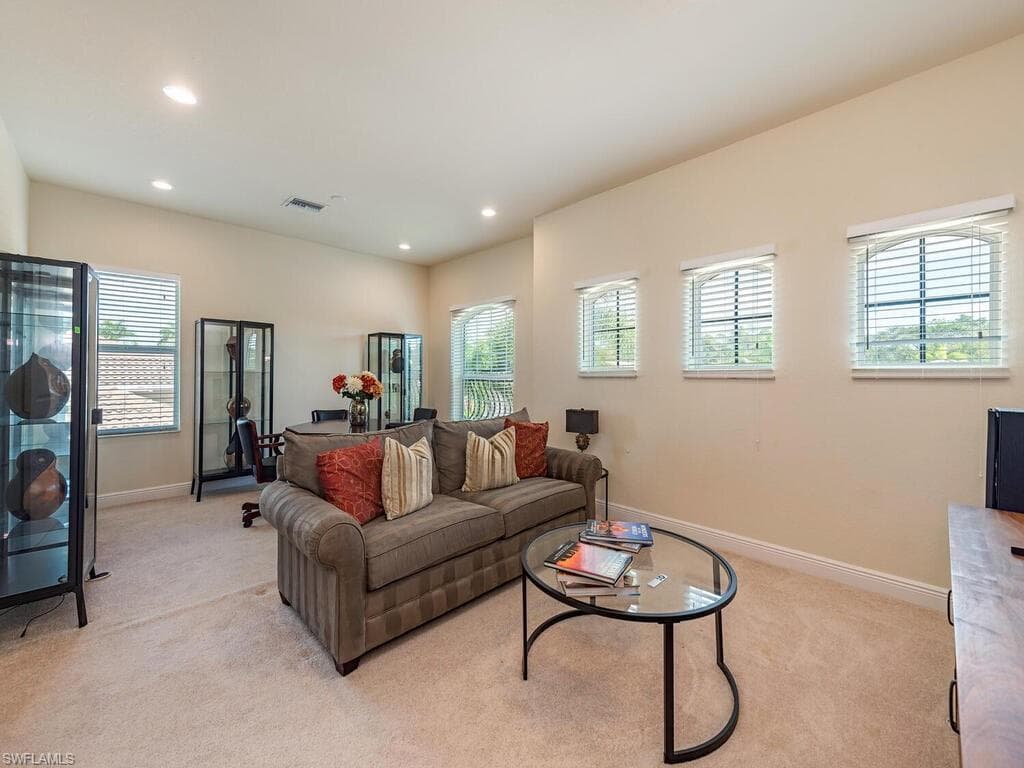 7810 Martino CIR, NAPLES FL 34112-17