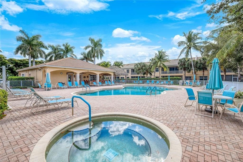 6100 Jonathans Bay CIR # 302, FORT MYERS FL 33908-25