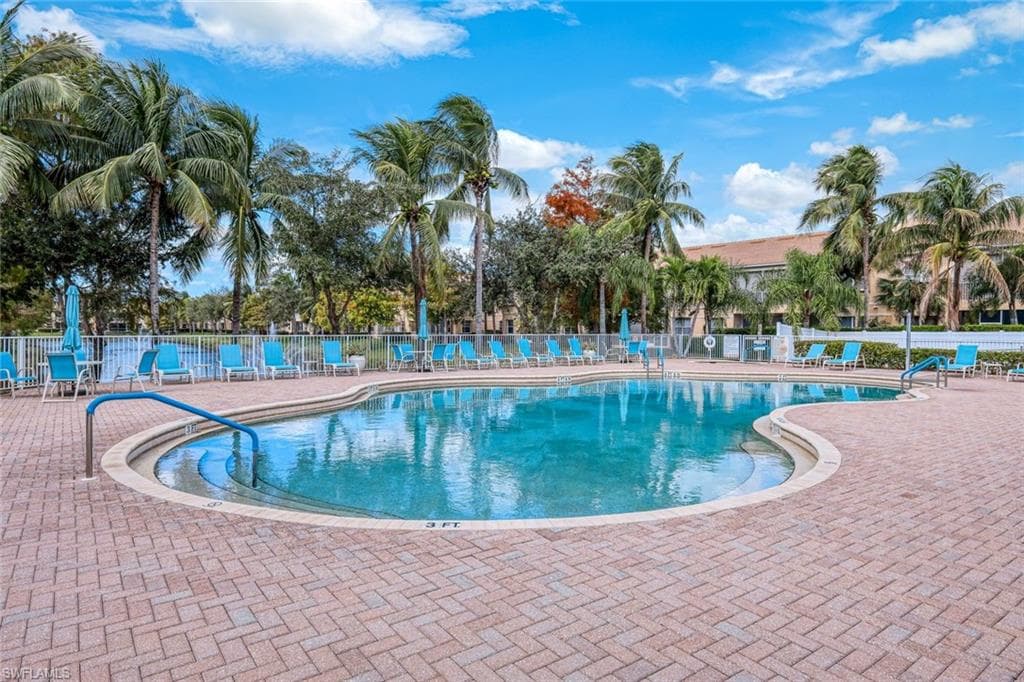 6100 Jonathans Bay CIR # 302, FORT MYERS FL 33908-27