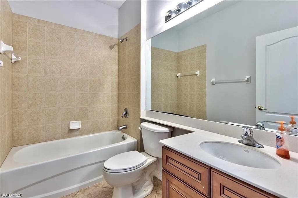 8302 Laurel Lakes WAY, NAPLES FL 34119-6