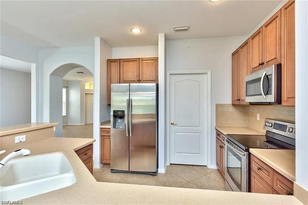 8302 Laurel Lakes WAY, NAPLES FL 34119-3