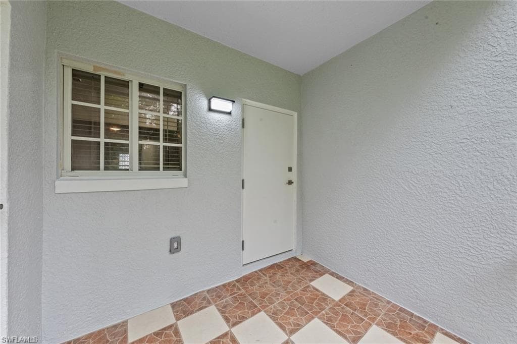 8423 Bernwood Cove LOOP # 405, FORT MYERS FL 33966-21
