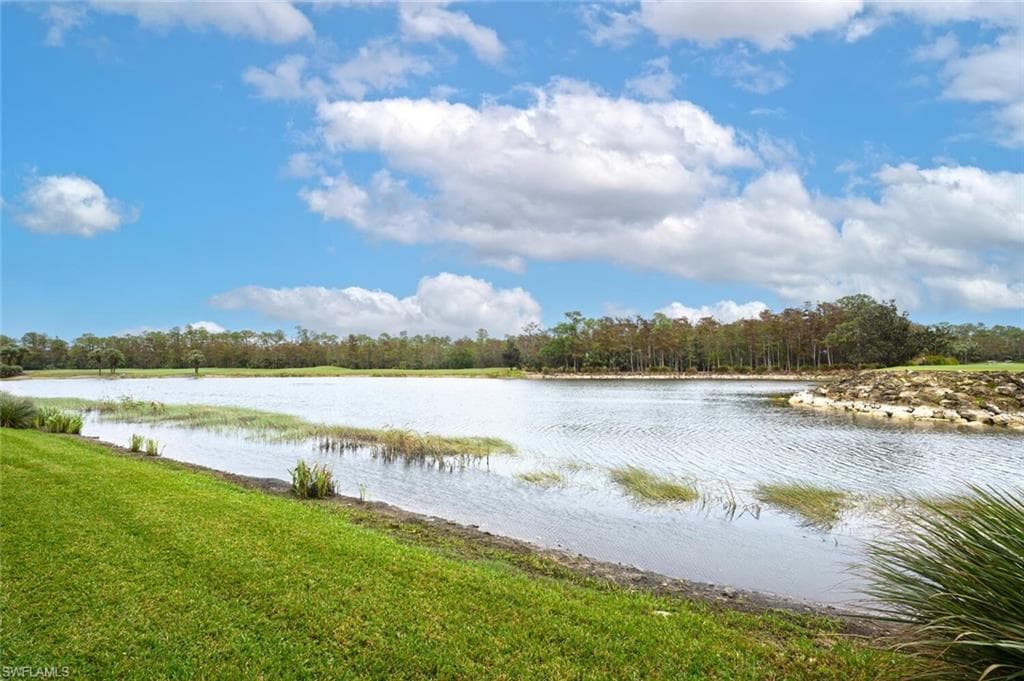 8555 Naples Heritage DR # 216, NAPLES FL 34112-28