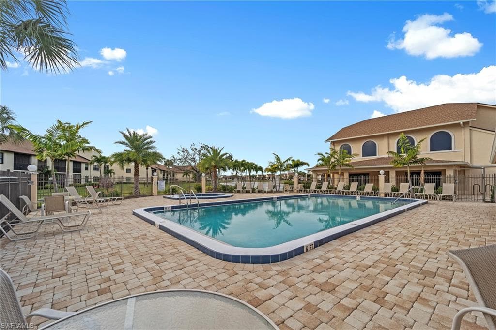 8430 Charter Club CIR # 14, FORT MYERS FL 33919-32