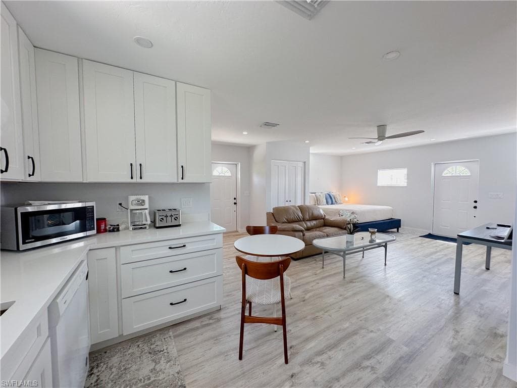 1308 Rosemary LN, NAPLES FL 34103-19