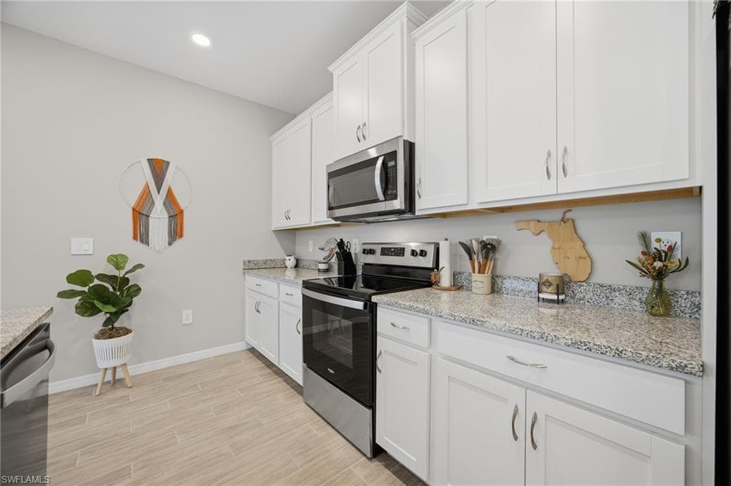 4229 Bloomfield ST, FORT MYERS FL 33916-17