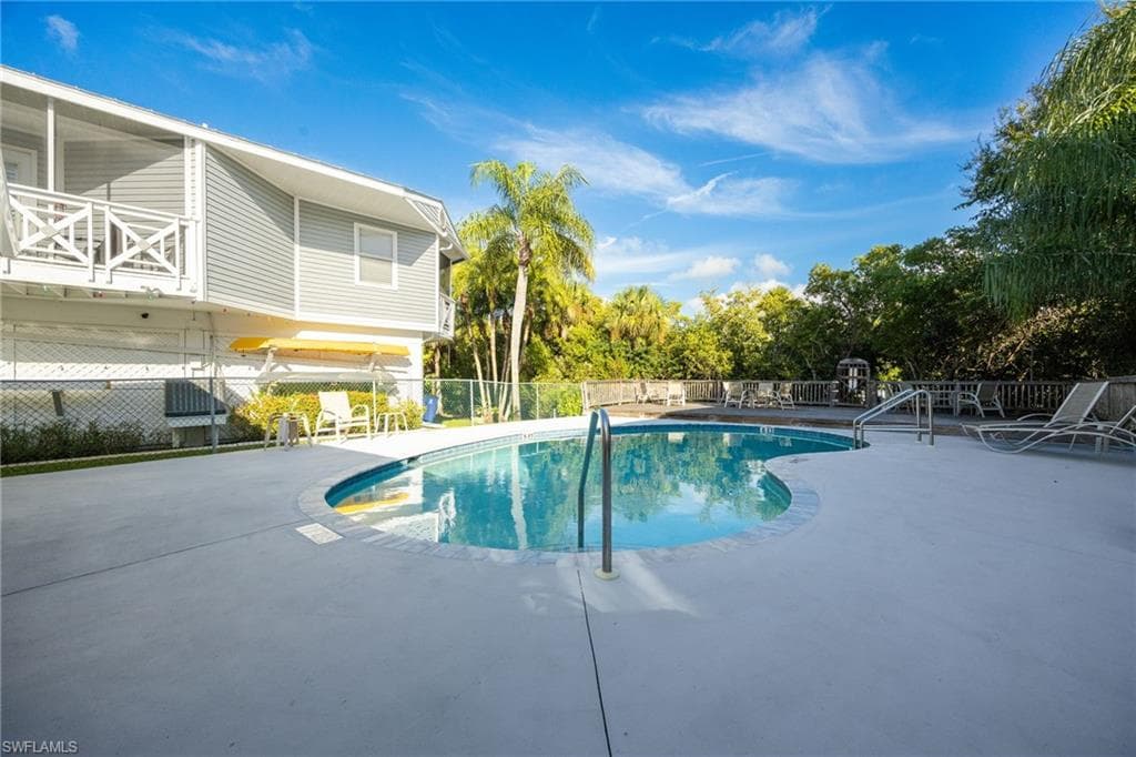 950 Moody RD # 111, NORTH FORT MYERS FL 33903-39