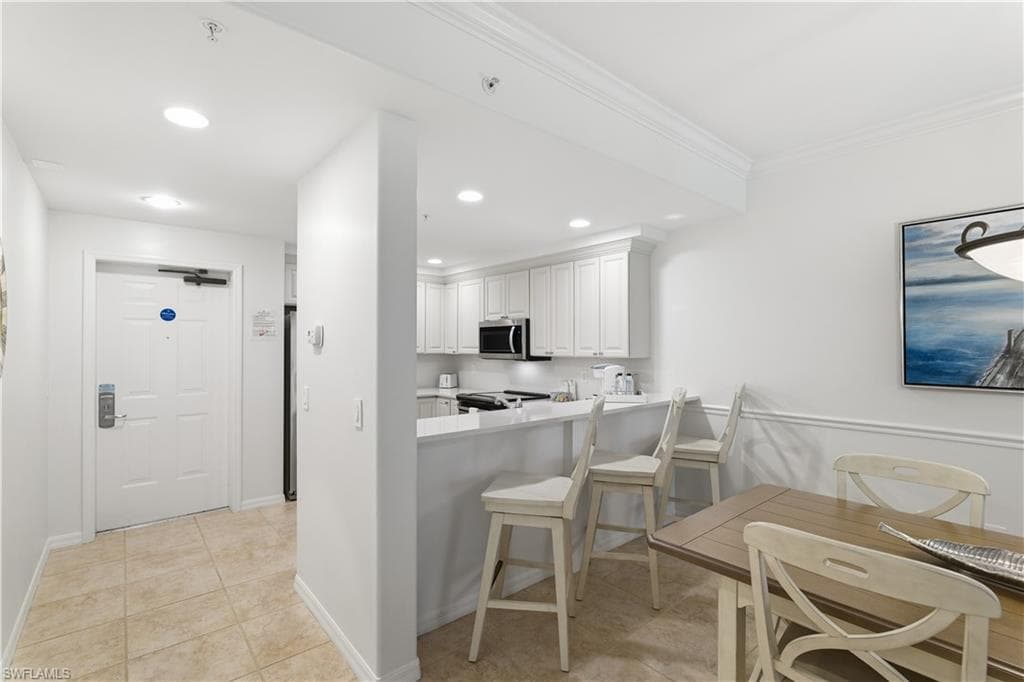 221 9th ST S # 123, NAPLES FL 34102-3