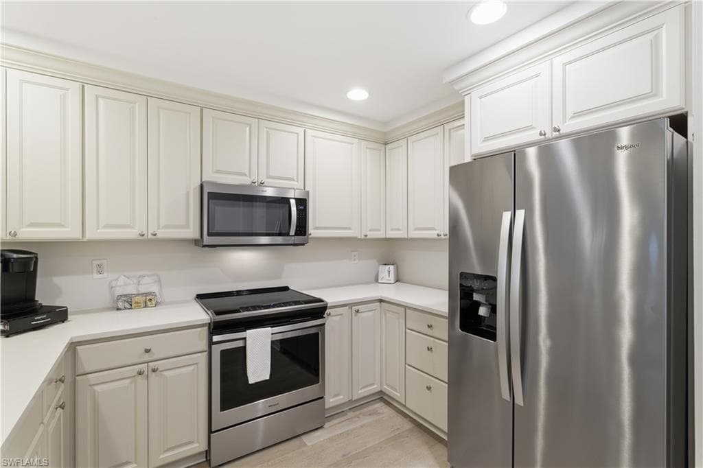 221 9th ST S # 217, NAPLES FL 34102-7