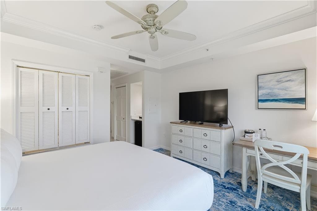 221 9th ST S # 403, NAPLES FL 34102-1