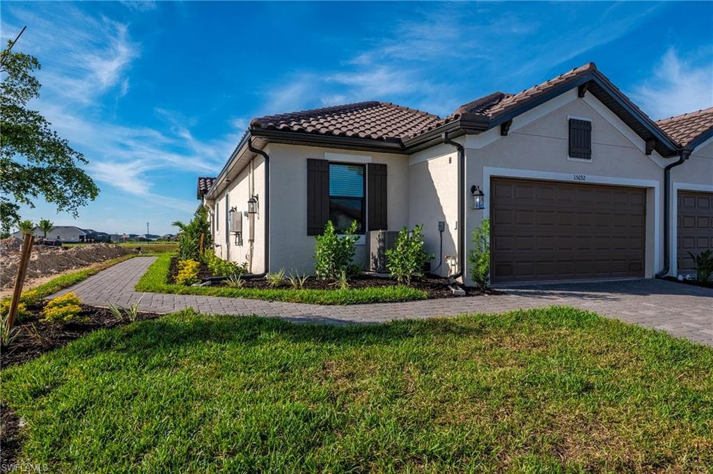 15692 Gavello ST, NAPLES FL 34114-1