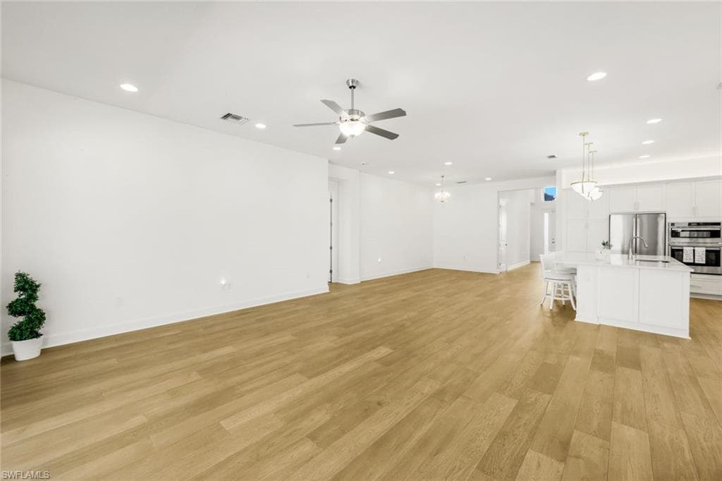 12243 Lotus AVE-13