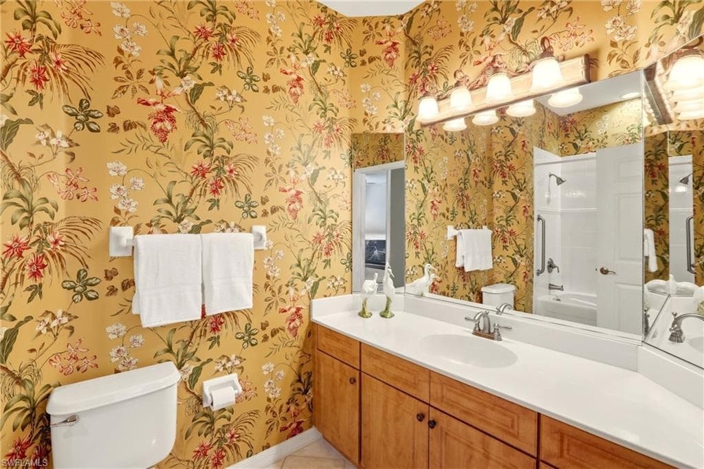 5685 Heron LN # 304, NAPLES FL 34110-23