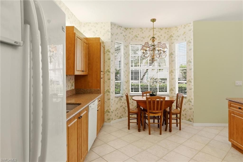 5685 Heron LN # 304, NAPLES FL 34110-32
