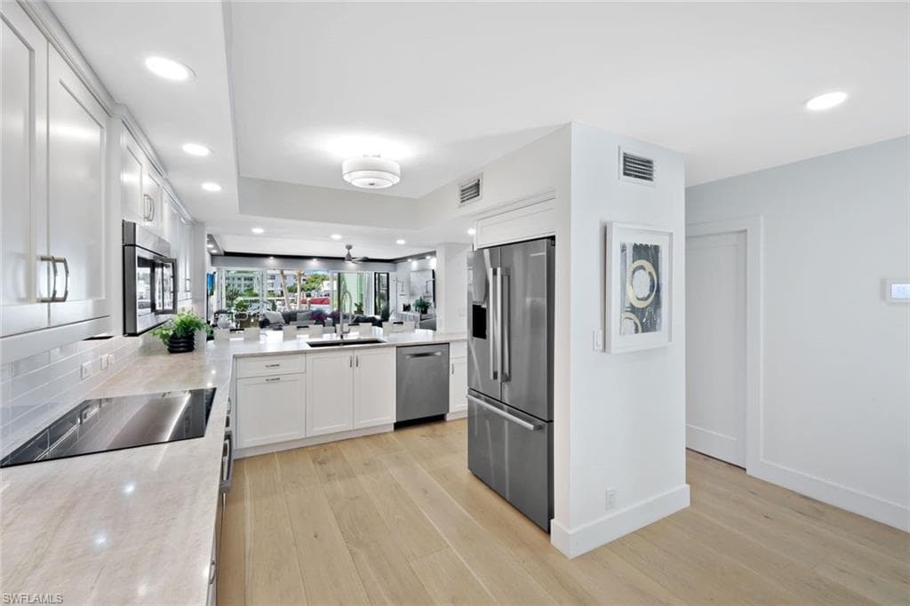 800 River Point DR # 212, NAPLES FL 34102-6