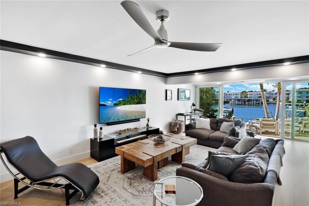 800 River Point DR # 212, NAPLES FL 34102-2