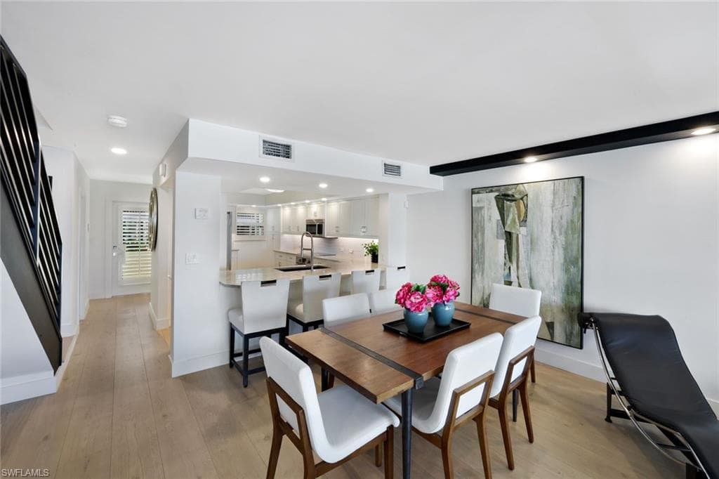 800 River Point DR # 212, NAPLES FL 34102-9