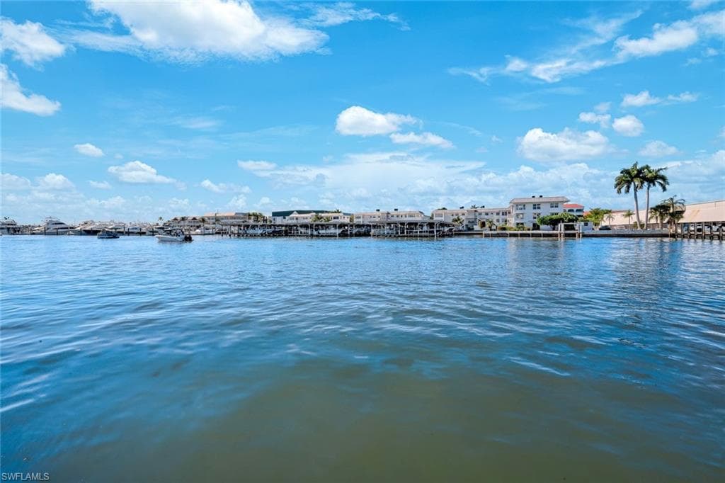 800 River Point DR # 212, NAPLES FL 34102-32