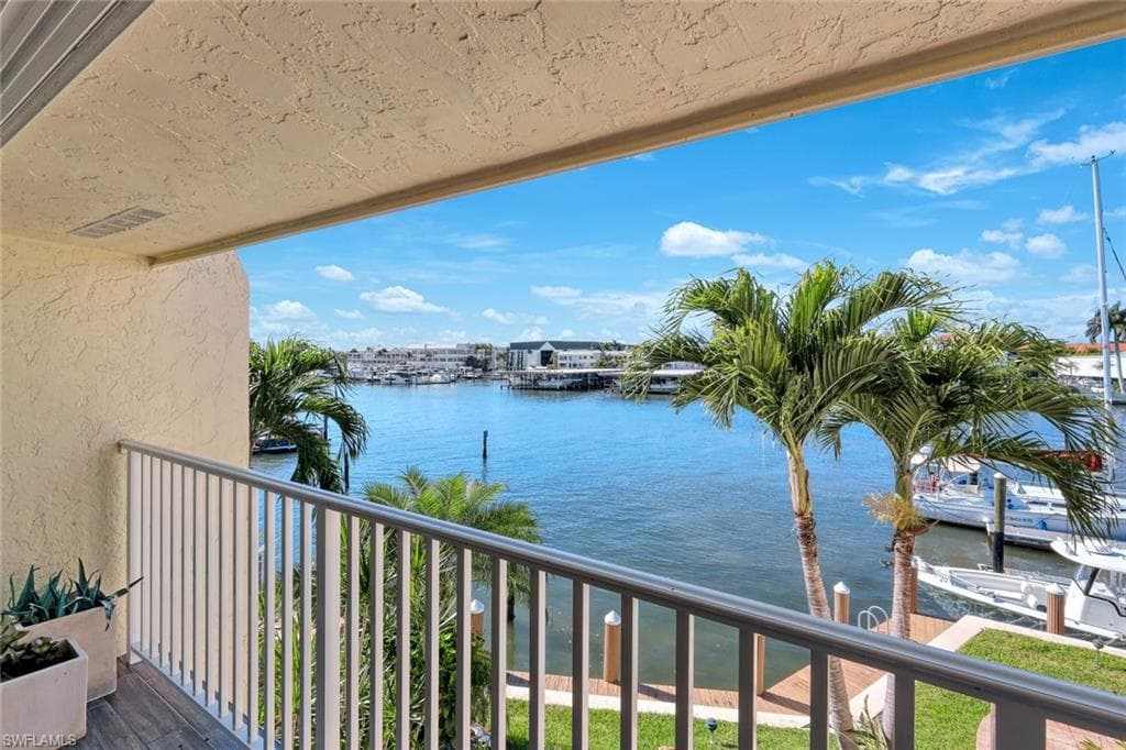 800 River Point DR # 212, NAPLES FL 34102-13