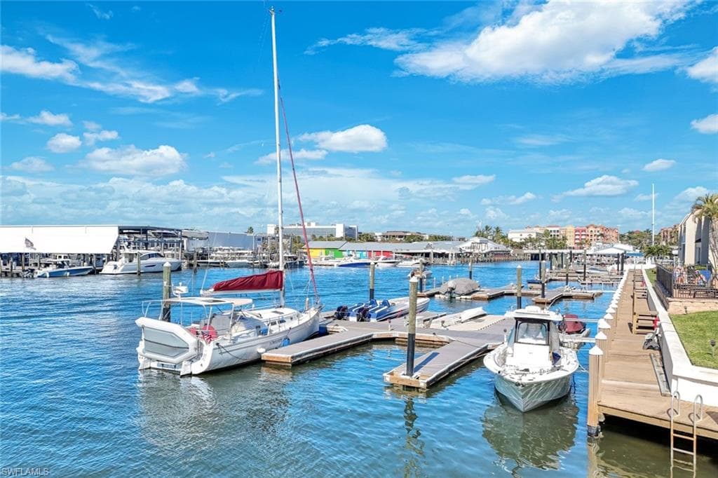 800 River Point DR # 212, NAPLES FL 34102-30