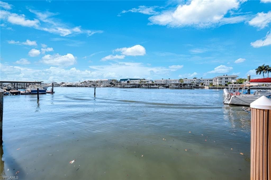 800 River Point DR # 212, NAPLES FL 34102-24