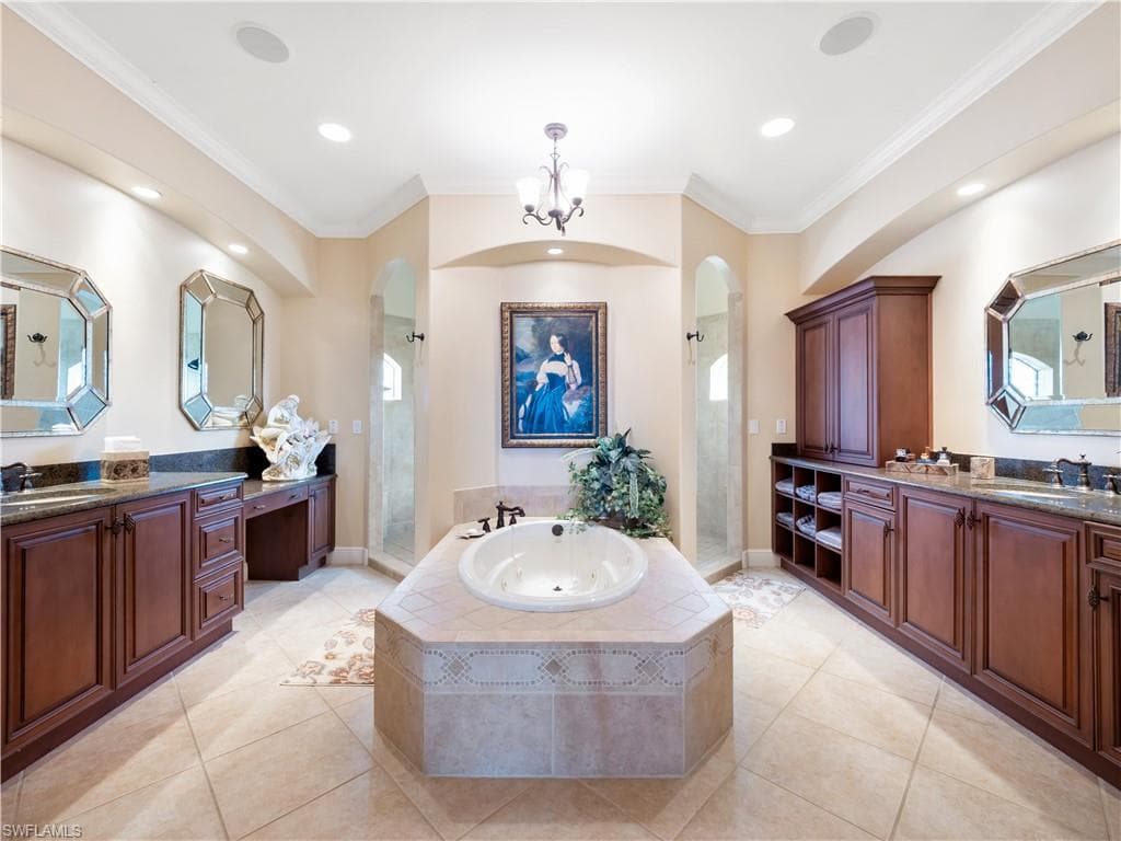 848 W Cape Estates CIR, CAPE CORAL FL 33993-25