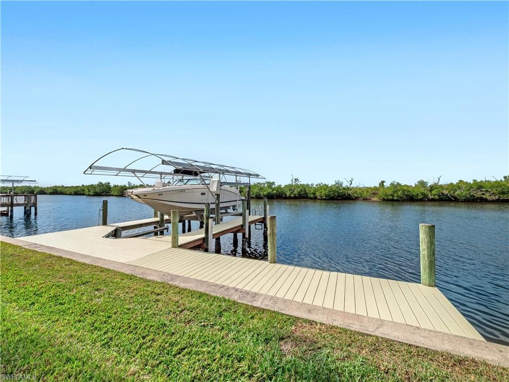 848 W Cape Estates CIR, CAPE CORAL FL 33993-2