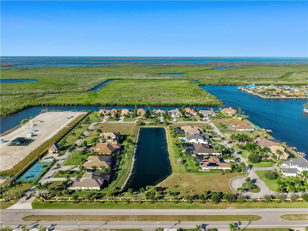 848 W Cape Estates CIR, CAPE CORAL FL 33993-43