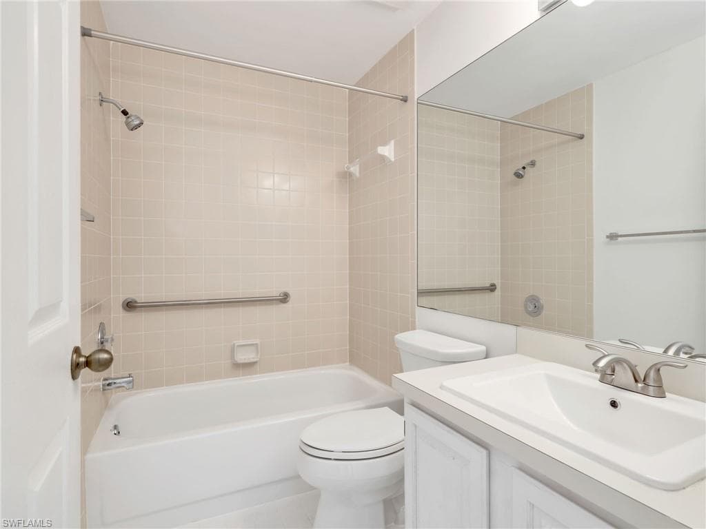 9851 Costa Mesa LN # 302, BONITA SPRINGS FL 34135-21