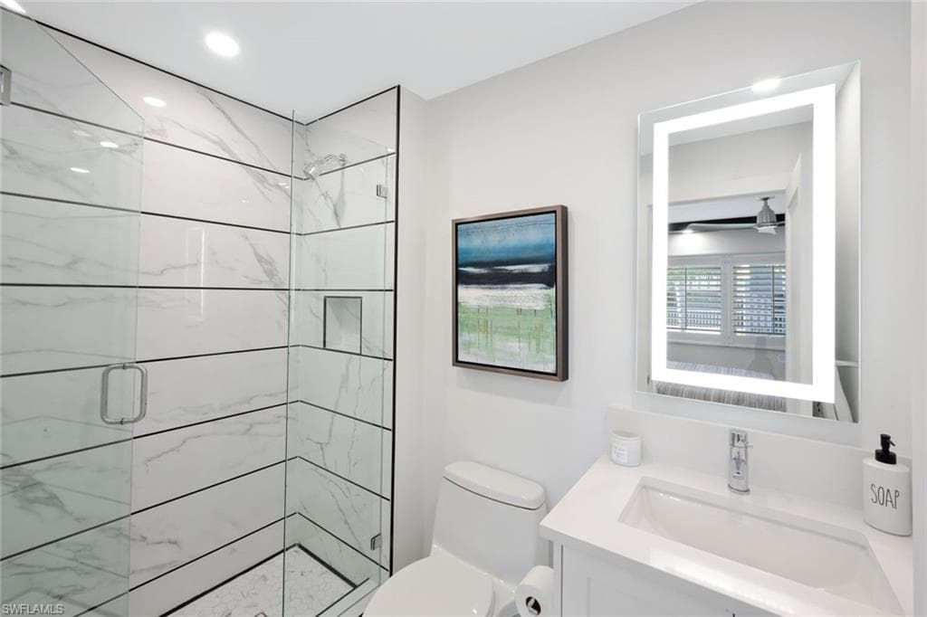 800 River Point DR # 212, NAPLES FL 34102-22