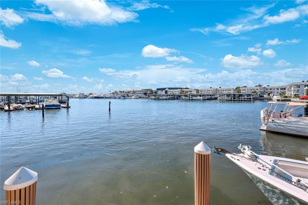 800 River Point DR # 212, NAPLES FL 34102-25