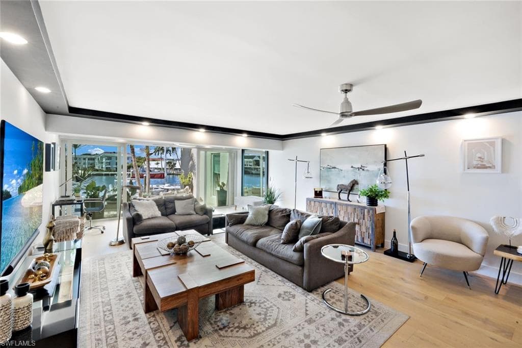 800 River Point DR # 212, NAPLES FL 34102-2