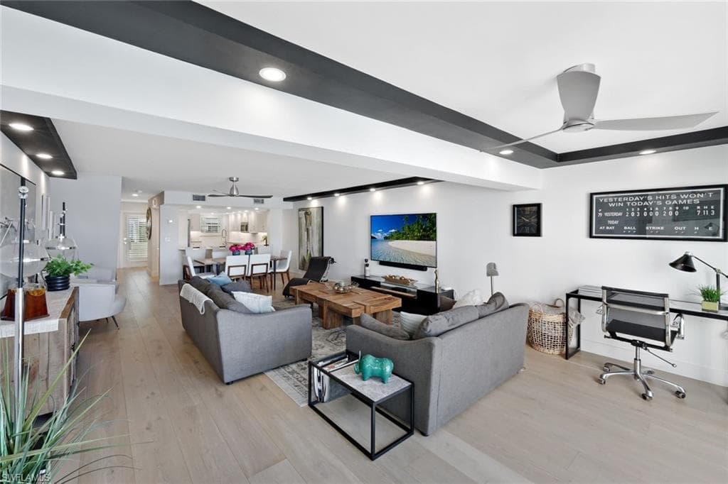 800 River Point DR # 212, NAPLES FL 34102-4