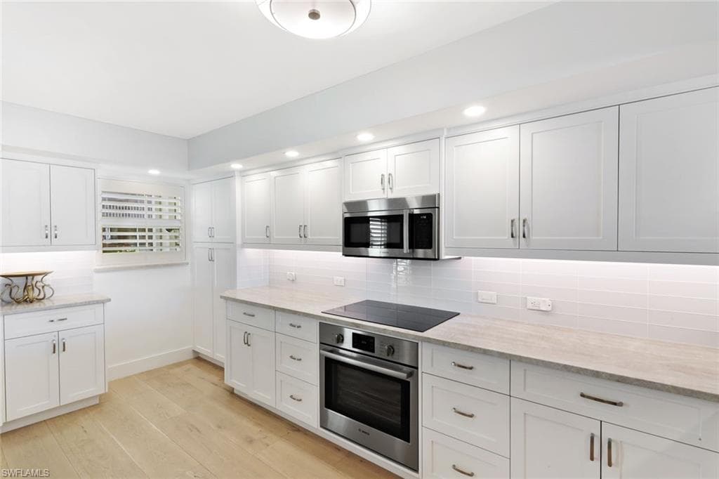 800 River Point DR # 212, NAPLES FL 34102-8