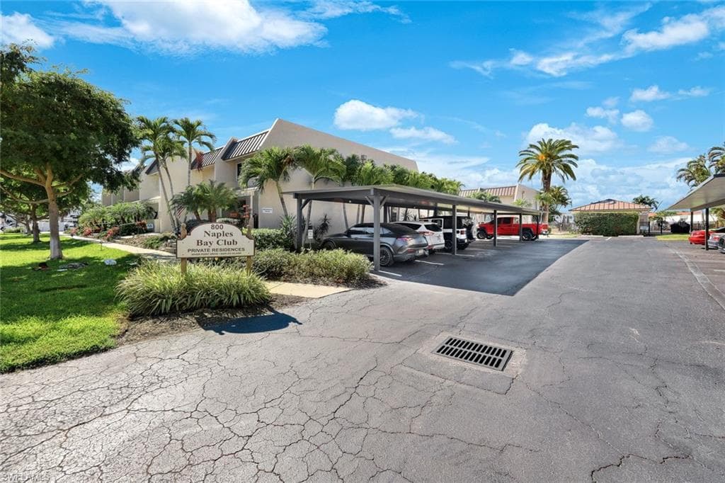 800 River Point DR # 212, NAPLES FL 34102-37