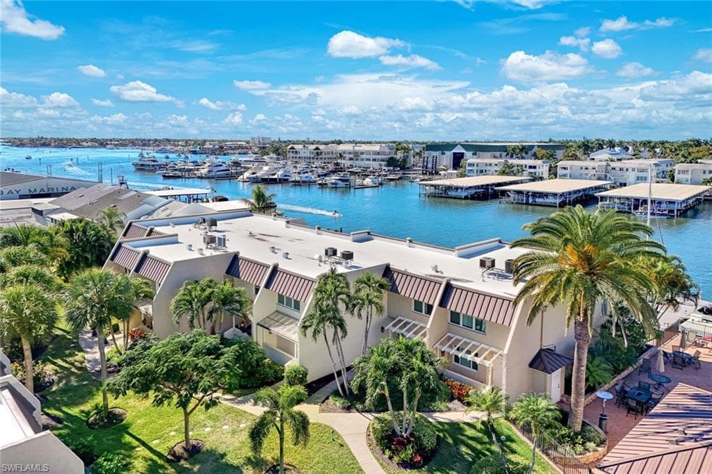 800 River Point DR # 212, NAPLES FL 34102-39