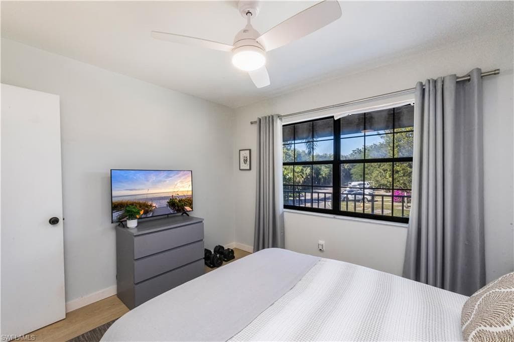 5238 Treetops DR # L201, NAPLES FL 34113-22